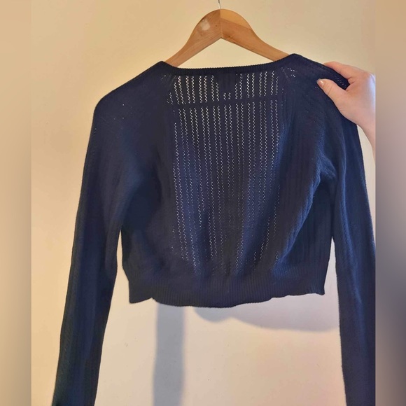 Le chateau black knit cropped shrug cardigan - Picture 2 of 6